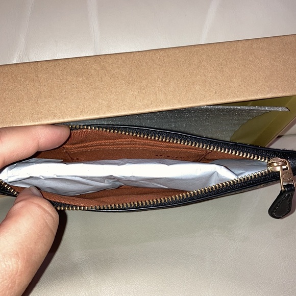 NEW Coach Black Multi B4 Plaid Wristlet - Picture 9 of 14